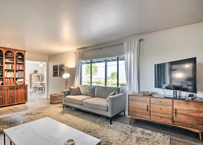 Ferienhaus Powell Views: Mid-century In *